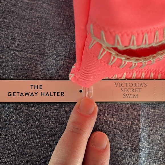 NWT Victoria’s Secret Swim “The Getaway Halter”  36DD - Picture 3 of 6